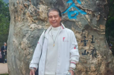 郝来勤不忘初心，砥砺前行，牢记使命，将全部精力投到医学事业上